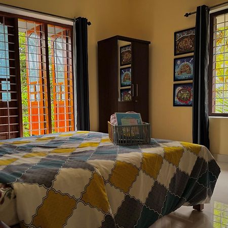 The Yellow Submarine Varkala Luaran gambar